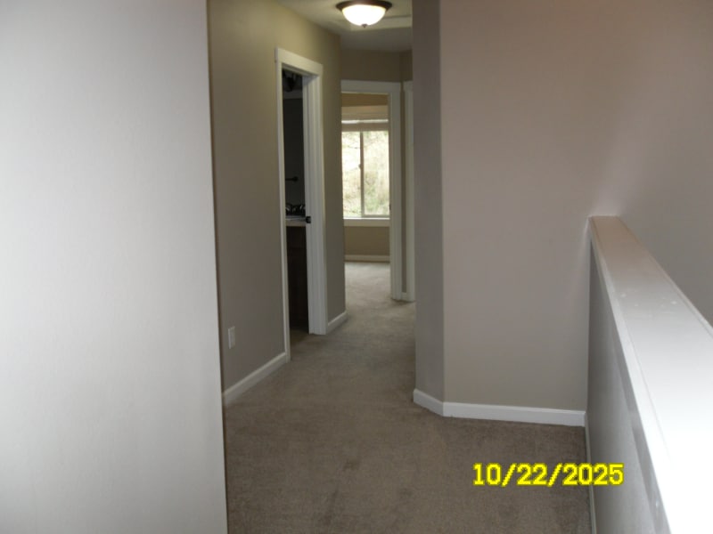 Building Photo - 4300 NE 34th Cir