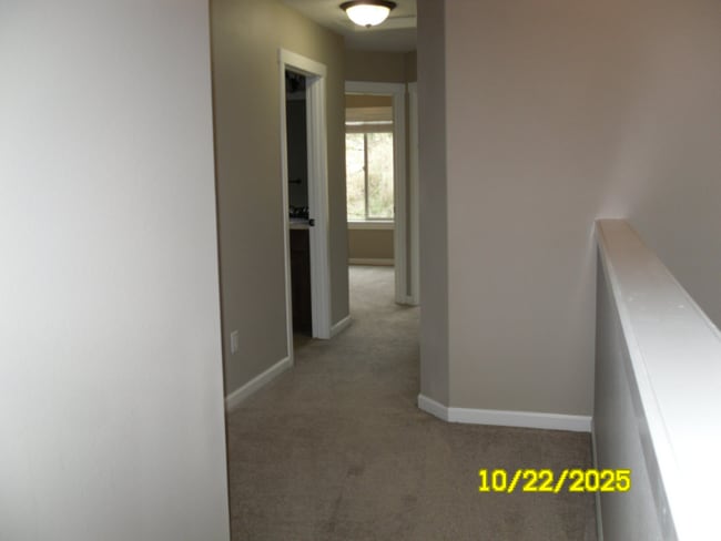 Building Photo - 4300 NE 34th Cir