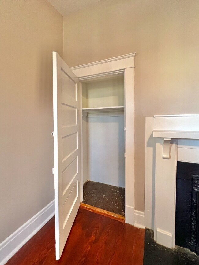 Building Photo - Coming Soon: 1BR, 1BA duplex