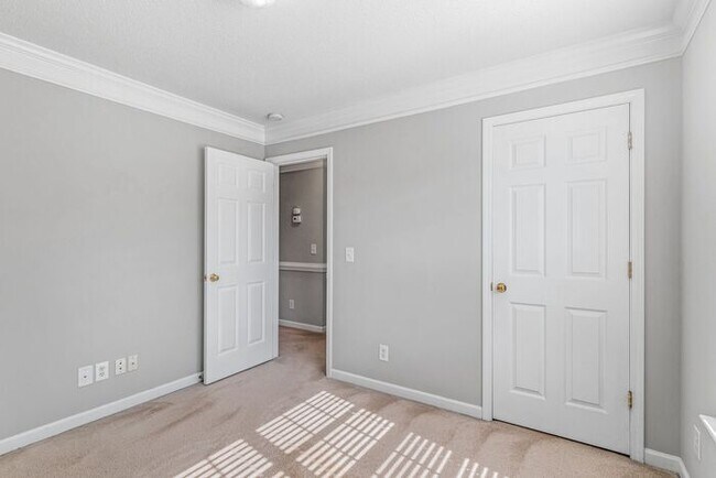 Building Photo - W. Wendover, Beautiful Home, Granite Counter-Tops, SS Appliances, Hardwoods, FP, Deck, Fenced, Ga...