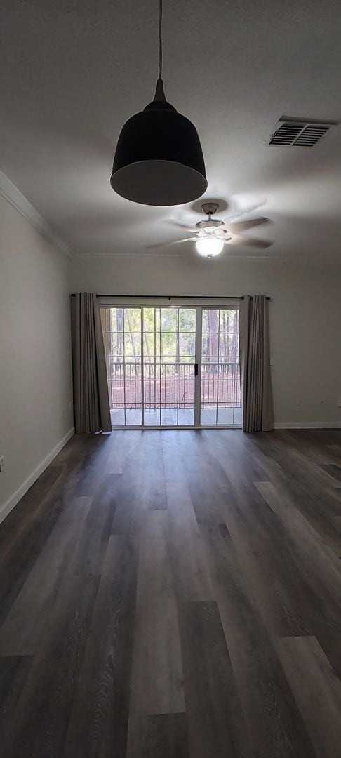 Building Photo - 1 Bed / 1.5 Bath – Magnolia Place | 2-Story Unit in GREAT LOCATION!