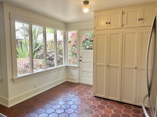Building Photo - Meticulously Restored 1920s Craftsman on a Private, Hedged Lot | Pet Friendly!