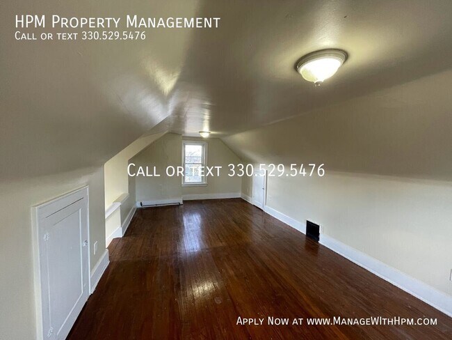 Building Photo - 1172 Tulip St