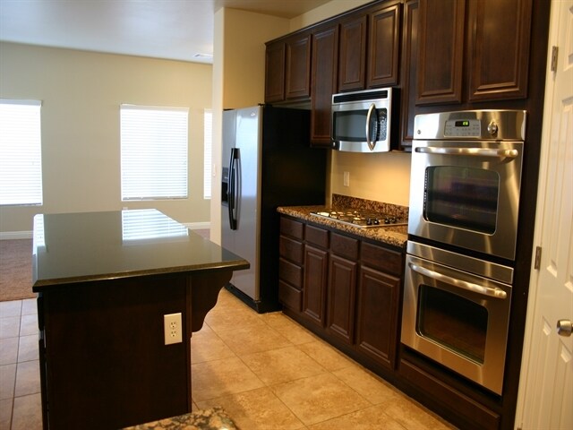 Building Photo - 2812 E Gables Vale Ct