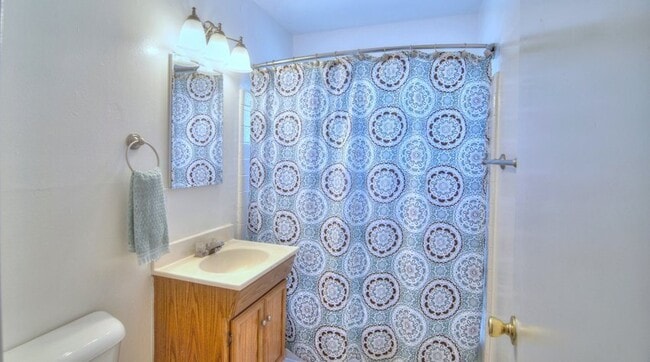 Building Photo - 505 Columbia Ave