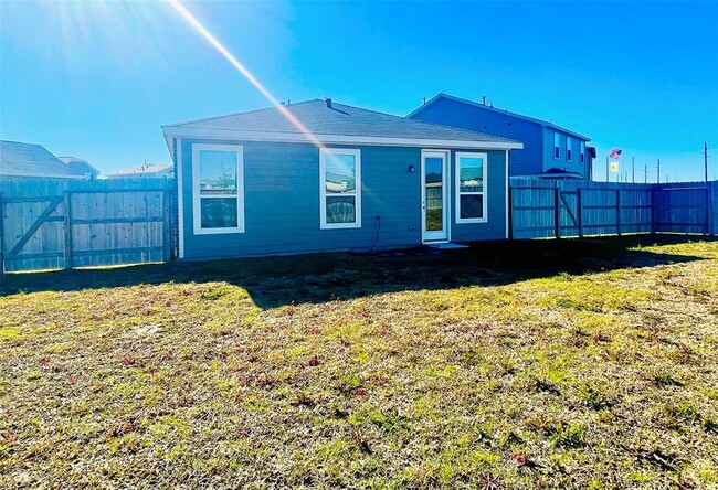 Building Photo - 25206 Sierra Mnr Ct