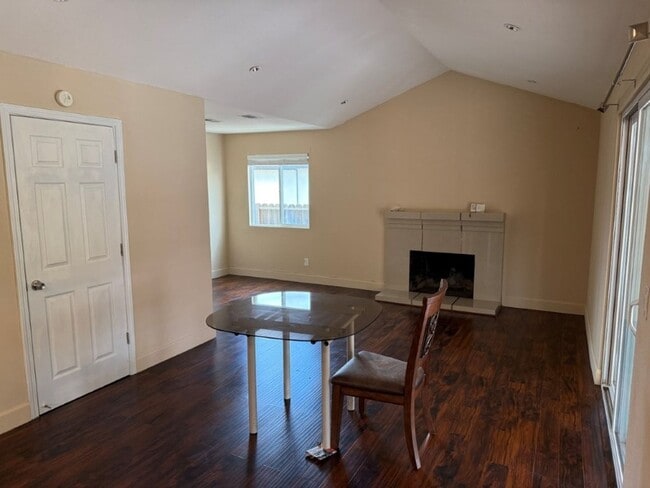 Building Photo - Unique 5 Bedroom 2 Story w/ Solar Suisun *...