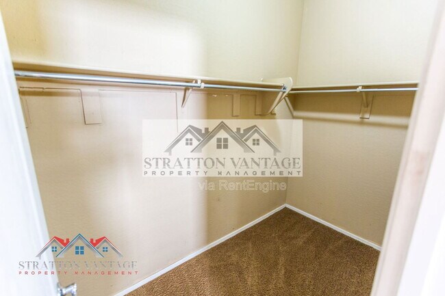 Building Photo - 3522 S 81st Dr