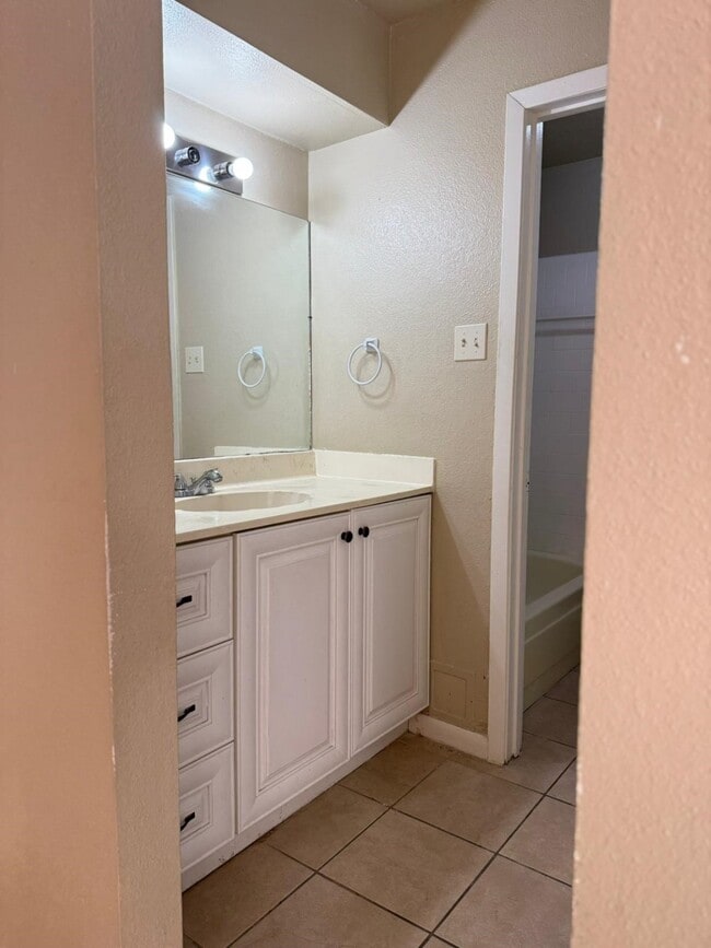 Building Photo - 12282 Wild Pine Dr