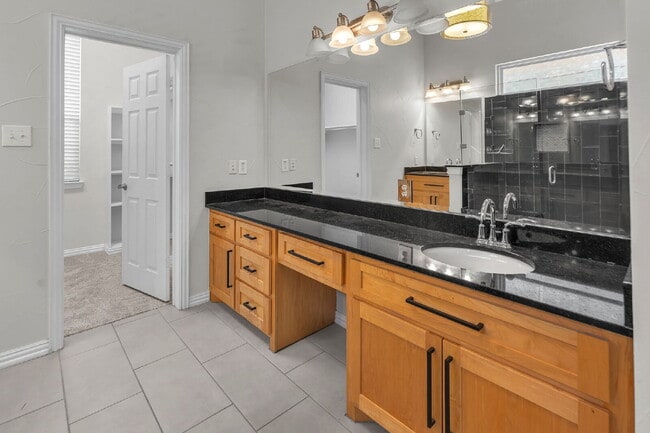Building Photo - 9129 Cottonwood Village Dr