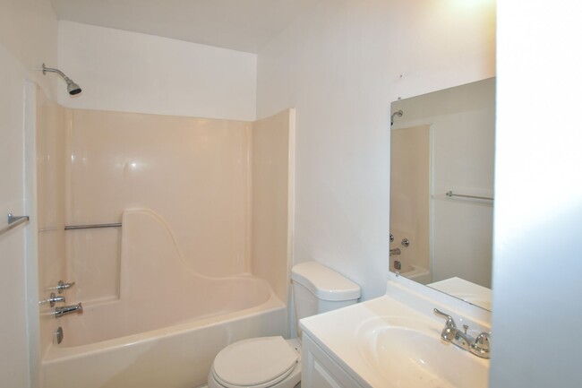 Building Photo - 3BR/1.5BA Home – Great Norfolk Location!