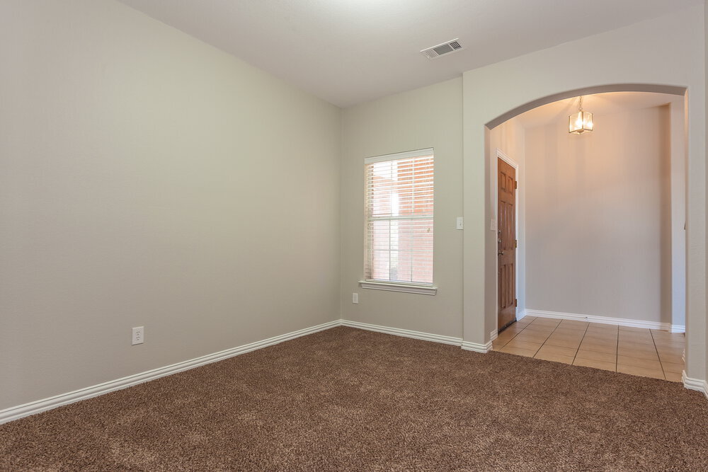 Building Photo - 609 Cove Ct