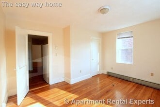 Building Photo - 402 Highland Ave