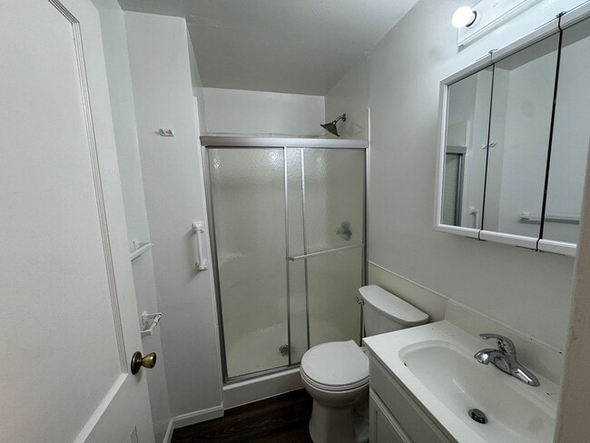 Building Photo - 3 Bedroom Molette with Ravine Views – $1300