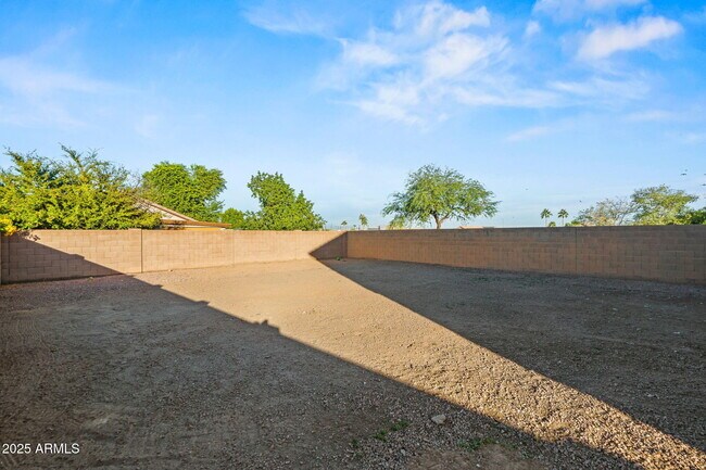 Building Photo - 12672 W Osborn Rd