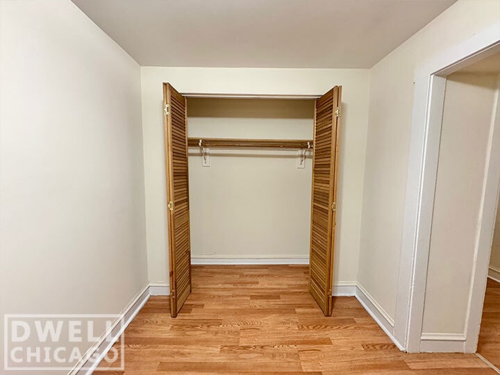 Building Photo - 6900 N Lakewood Ave