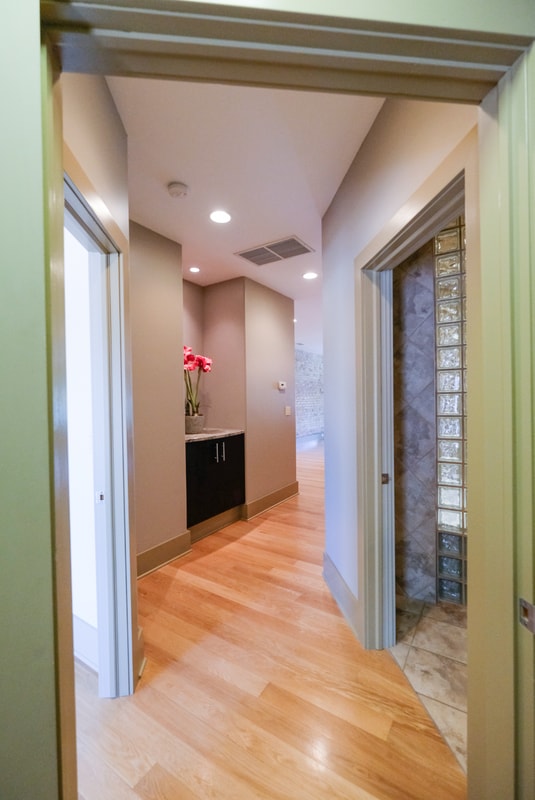 Building Photo - Downtown Midland Main Street Loft $1800/month