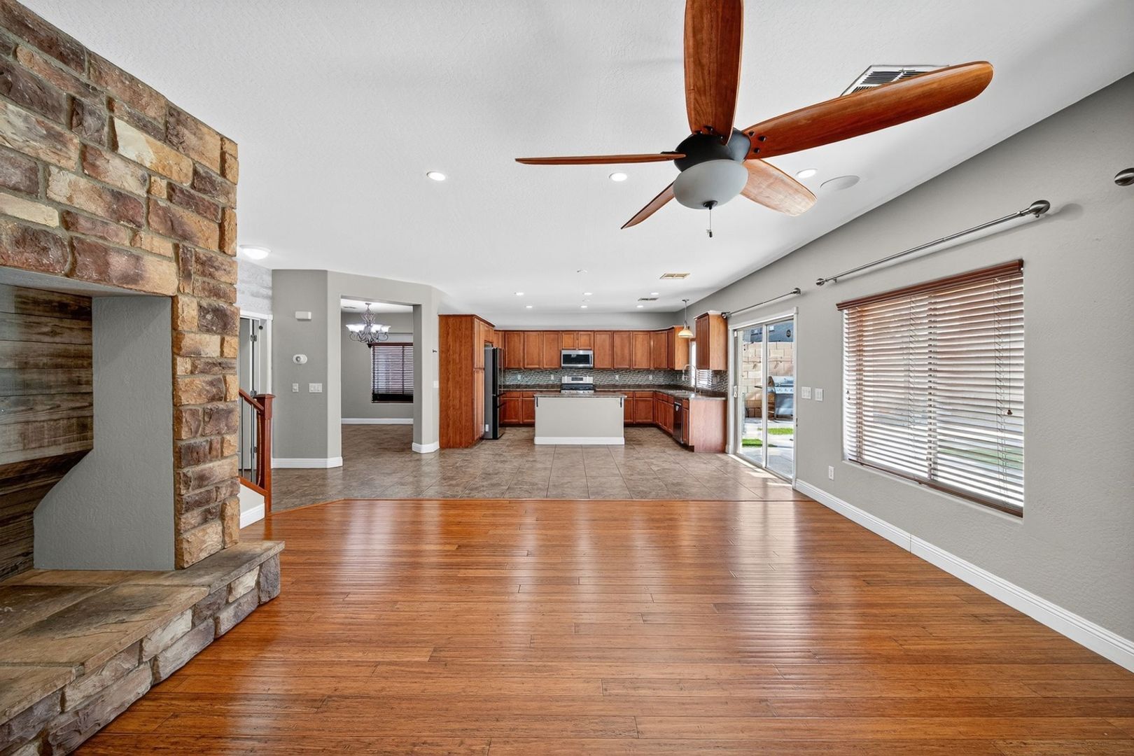 Building Photo - 2353 W Barwick Dr