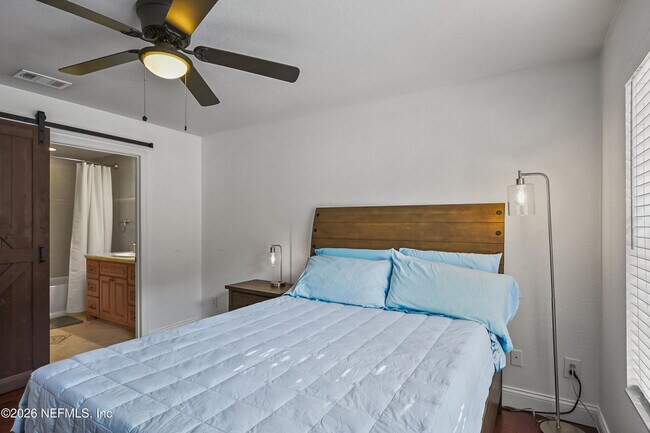 Building Photo - 13703 Richmond Park Dr N