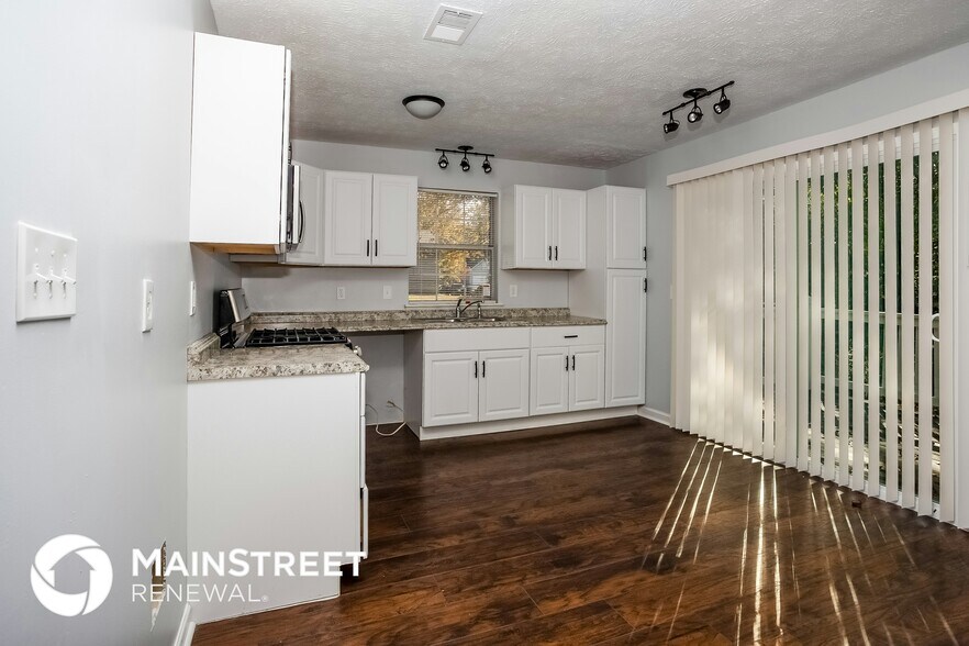 Building Photo - 110 Crystal Green Ct