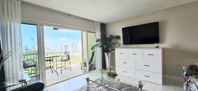 Building Photo - 1200 Hibiscus Ave