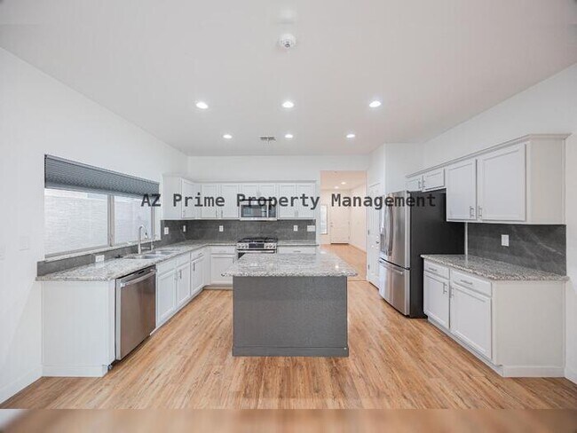 Building Photo - 7111 S 21st Dr