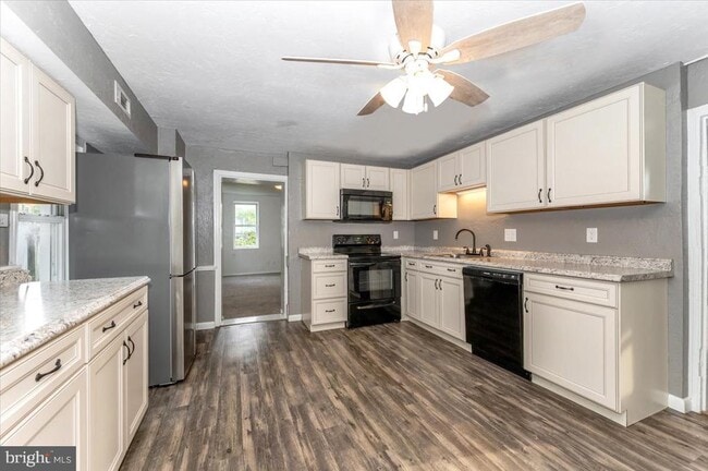 Building Photo - 15 W Frederick St