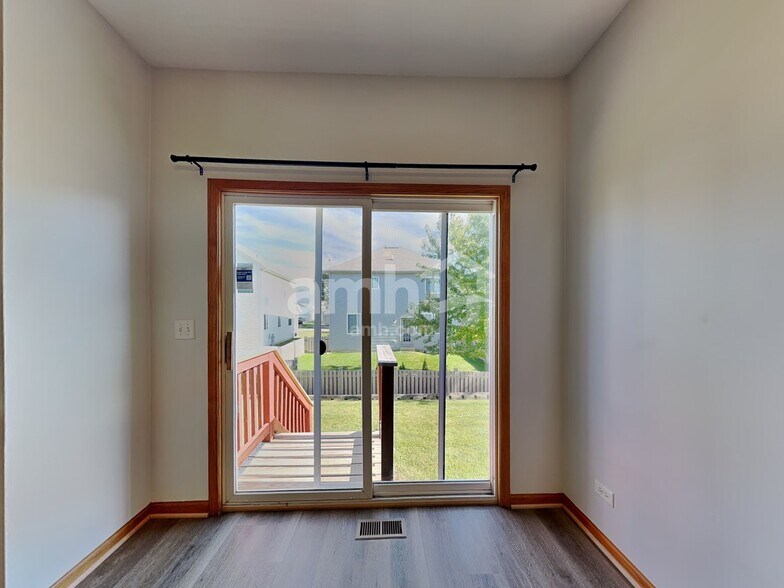 Building Photo - 1204 Stonecrop Ln