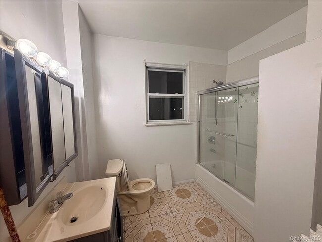 Building Photo - 16 Wallace Ave