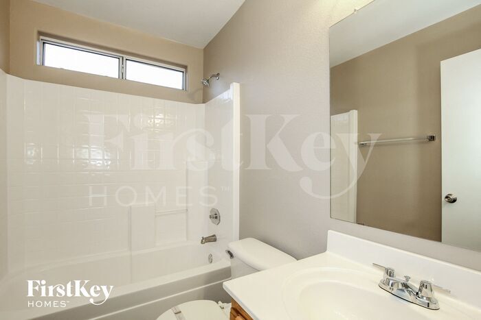 Building Photo - 3025 W Salter Dr