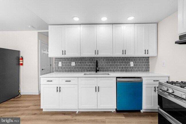 Building Photo - 257 Homecrest Ave