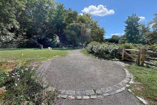 Building Photo - 40 Gartland St