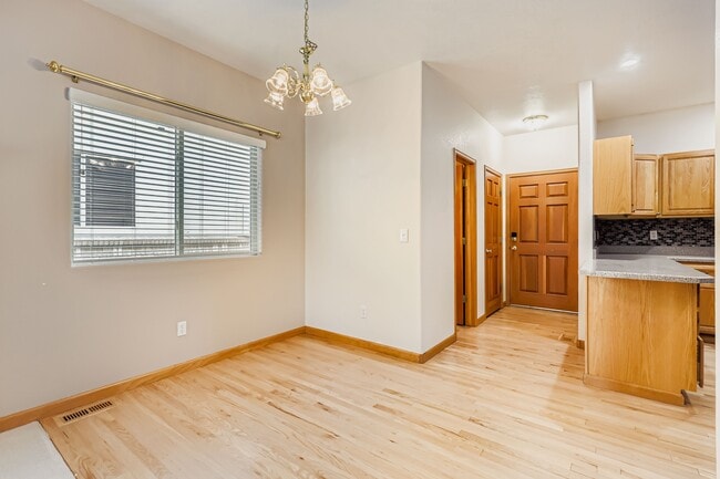 Building Photo - 1208 8th St