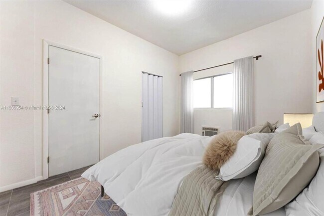 Building Photo - 798 NW 70th St