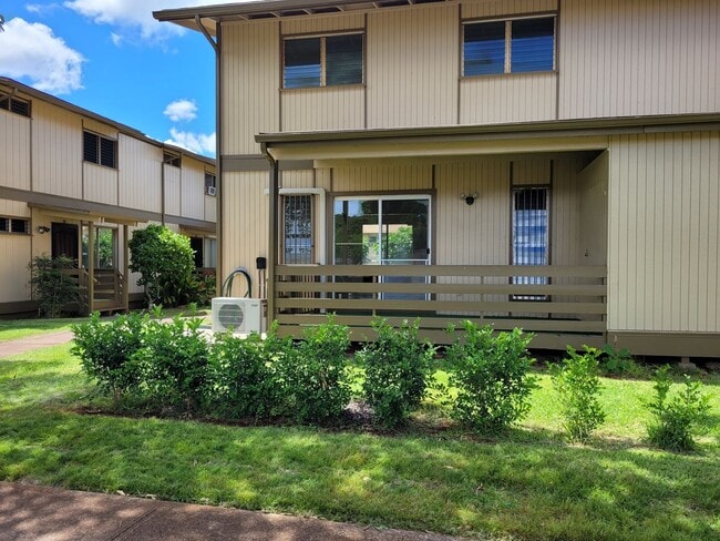 Building Photo - Nice 3bd, 1.5 bath, 2pkg 1268sqft w/lanai ...