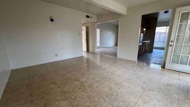 Building Photo - 5105 Danny Dr