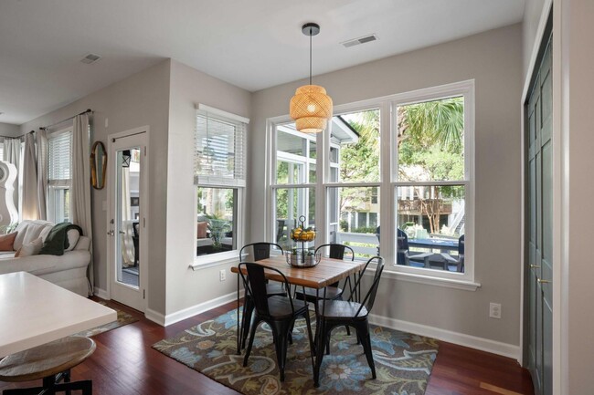 Building Photo - 1353 Black River Dr