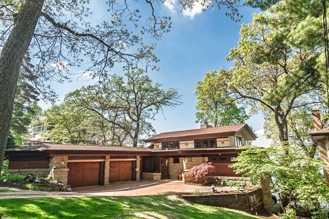 Building Photo - 5030 Lake Mendota Dr