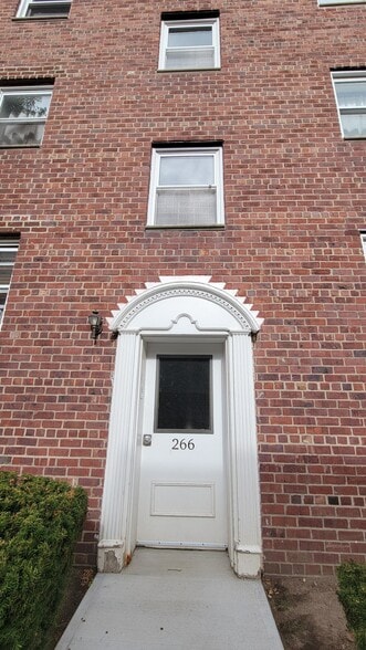 Building Photo - 266 Broad Ave