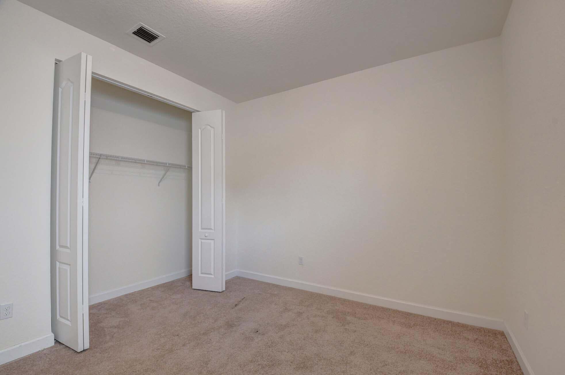 Building Photo - 8834 Willow Cove Ln