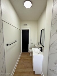 Building Photo - 3308 Archwood Ave