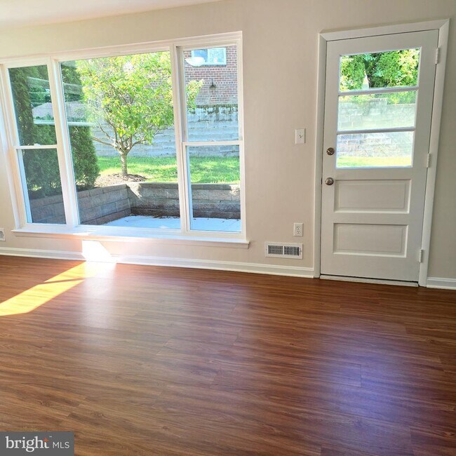 Building Photo - 13114 Bluhill Rd