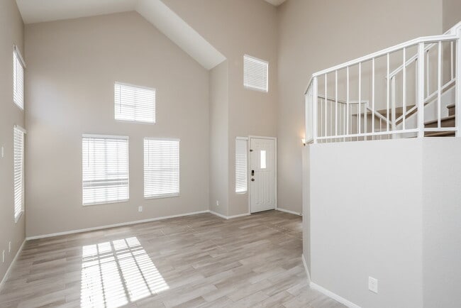 Building Photo - 425 Raindance Dr