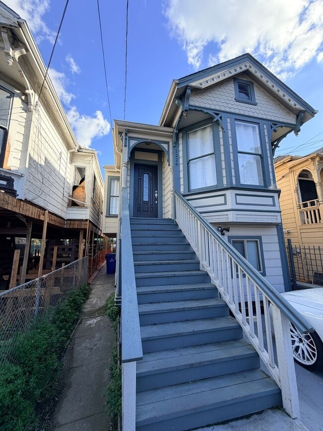 Building Photo - 1224-1226 Campbell St