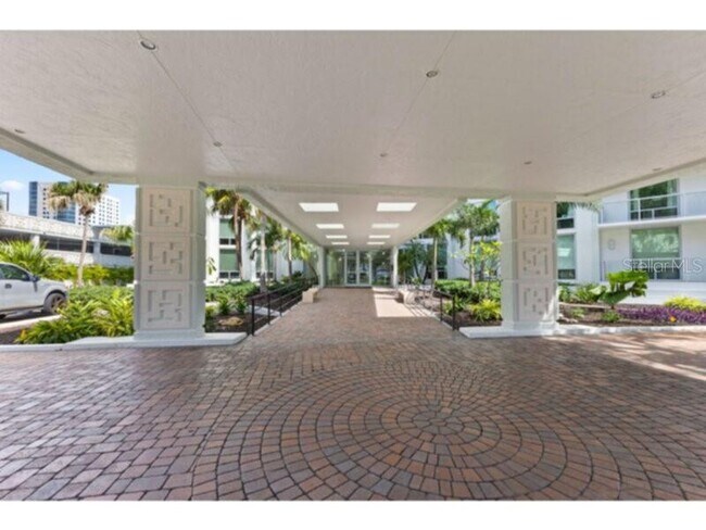 Building Photo - 1111 N Gulfstream Ave