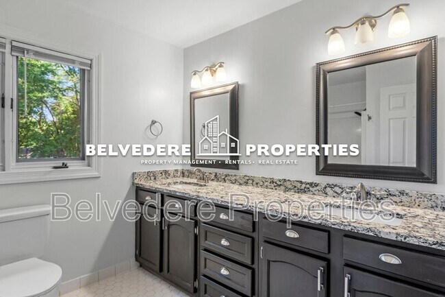 Building Photo - 4103 Oak Hollow Dr