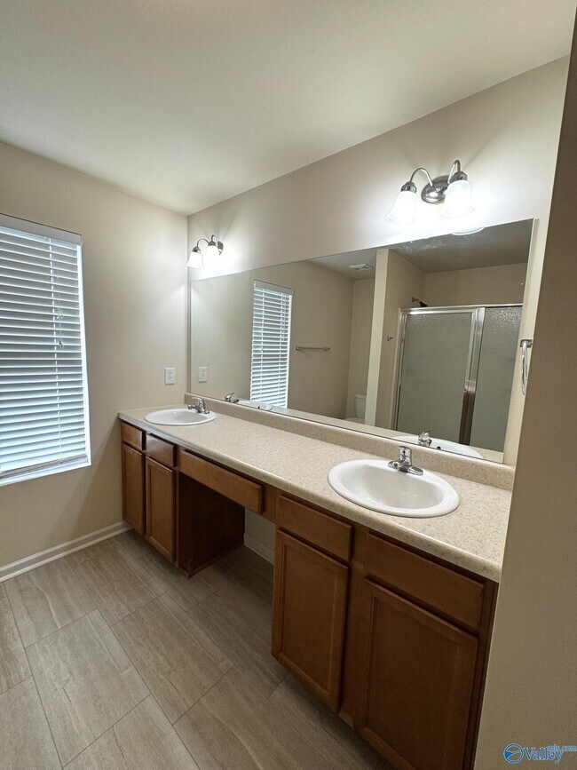 Building Photo - 219 Ivyleaf Dr