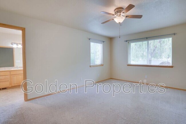 Building Photo - 3045 W Thorndale Loop