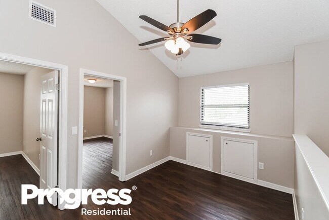 Building Photo - 9727 Villiers Dr S