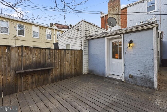 Building Photo - 513 Scott St